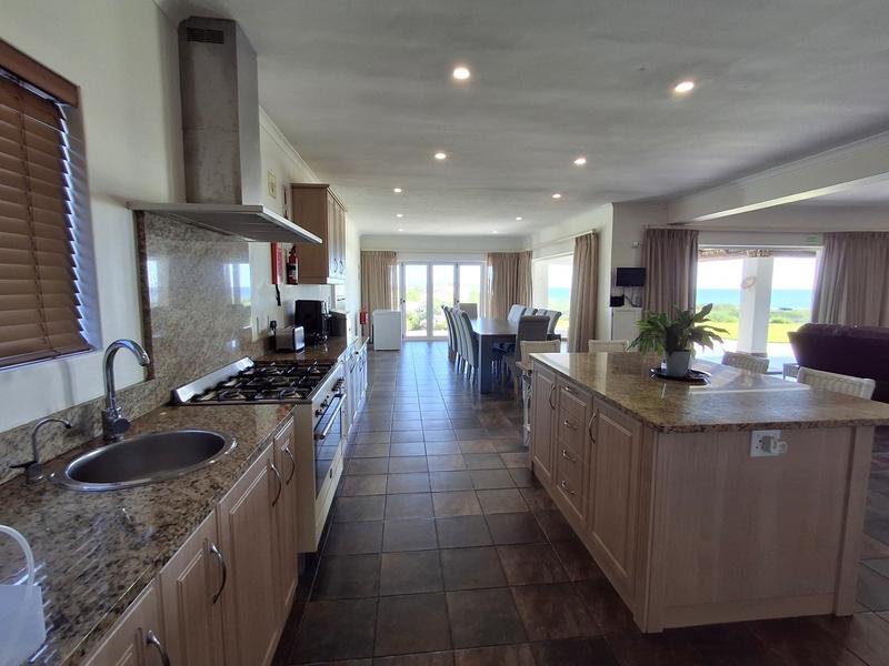 6 Bedroom Property for Sale in Duyker Eiland Western Cape